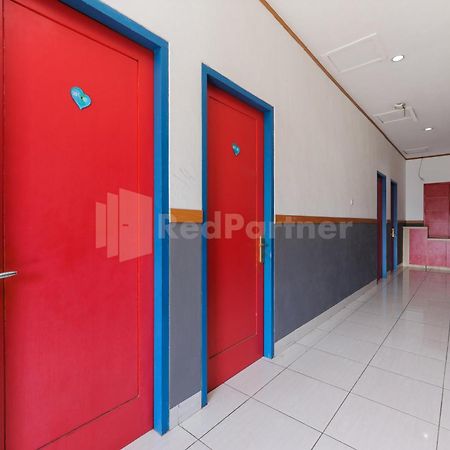 Ian Hotel Jaksa Mitra Reddoorz Giacarta Esterno foto
