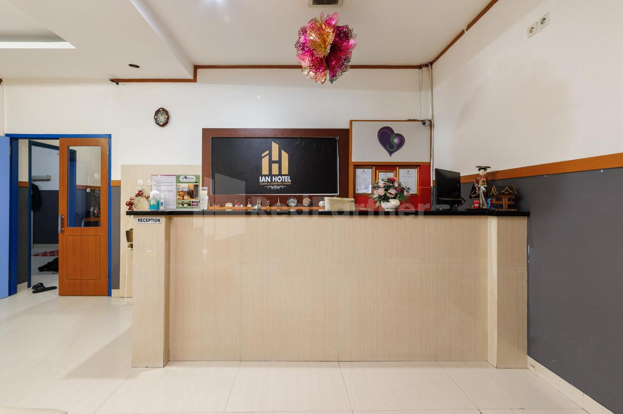Ian Hotel Jaksa Mitra Reddoorz Giacarta Esterno foto