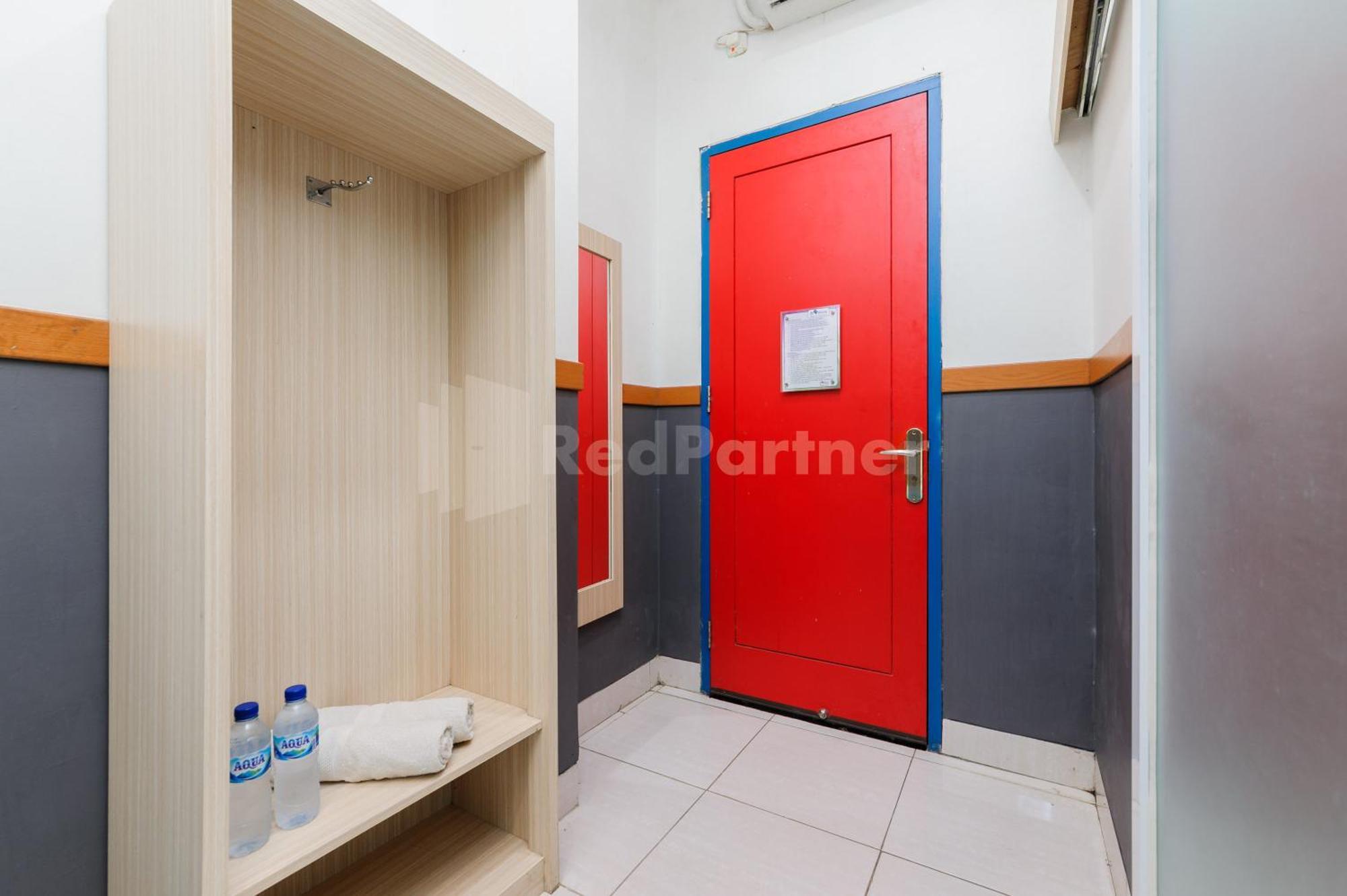 Ian Hotel Jaksa Mitra Reddoorz Giacarta Esterno foto