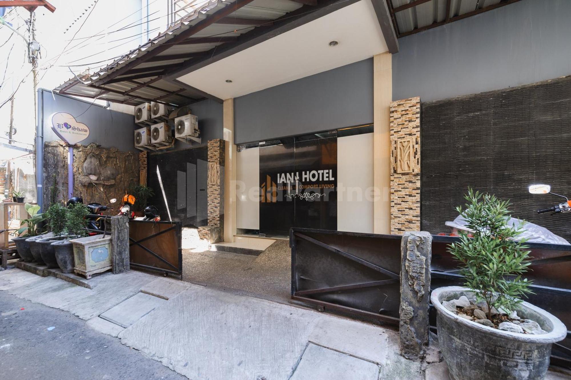 Ian Hotel Jaksa Mitra Reddoorz Giacarta Esterno foto